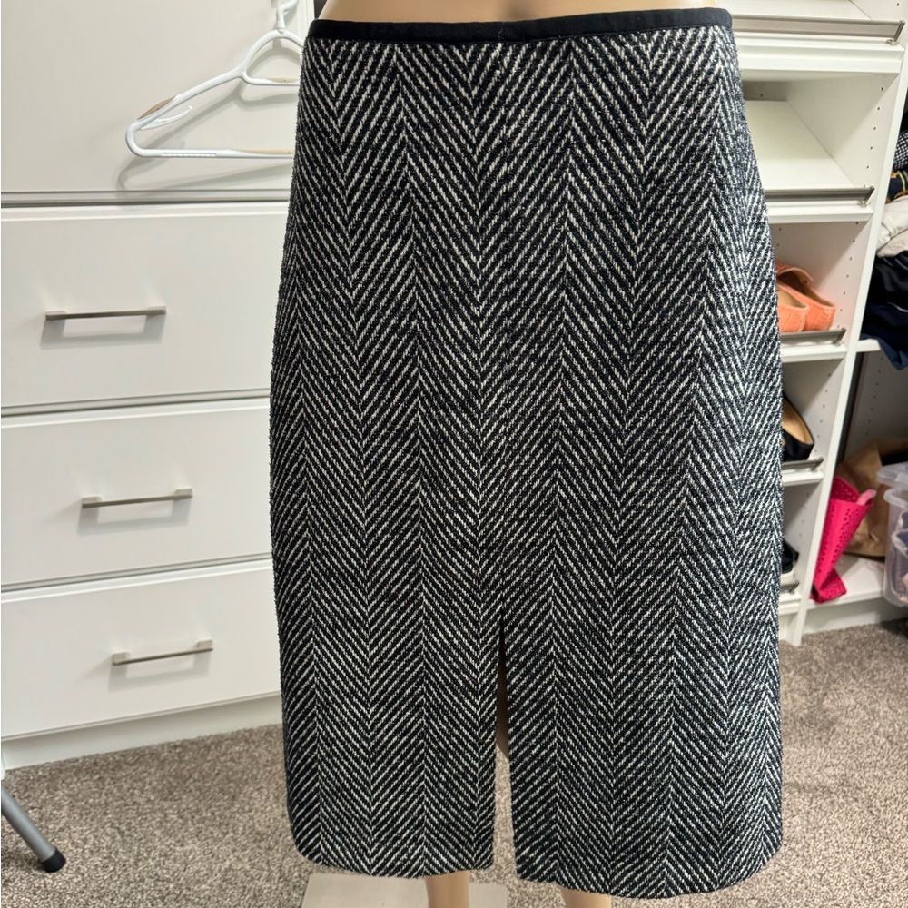 Ann Taylor, Size 4, office skirt lined